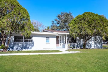 5763 Crestmont St Clearwater, FL 33760